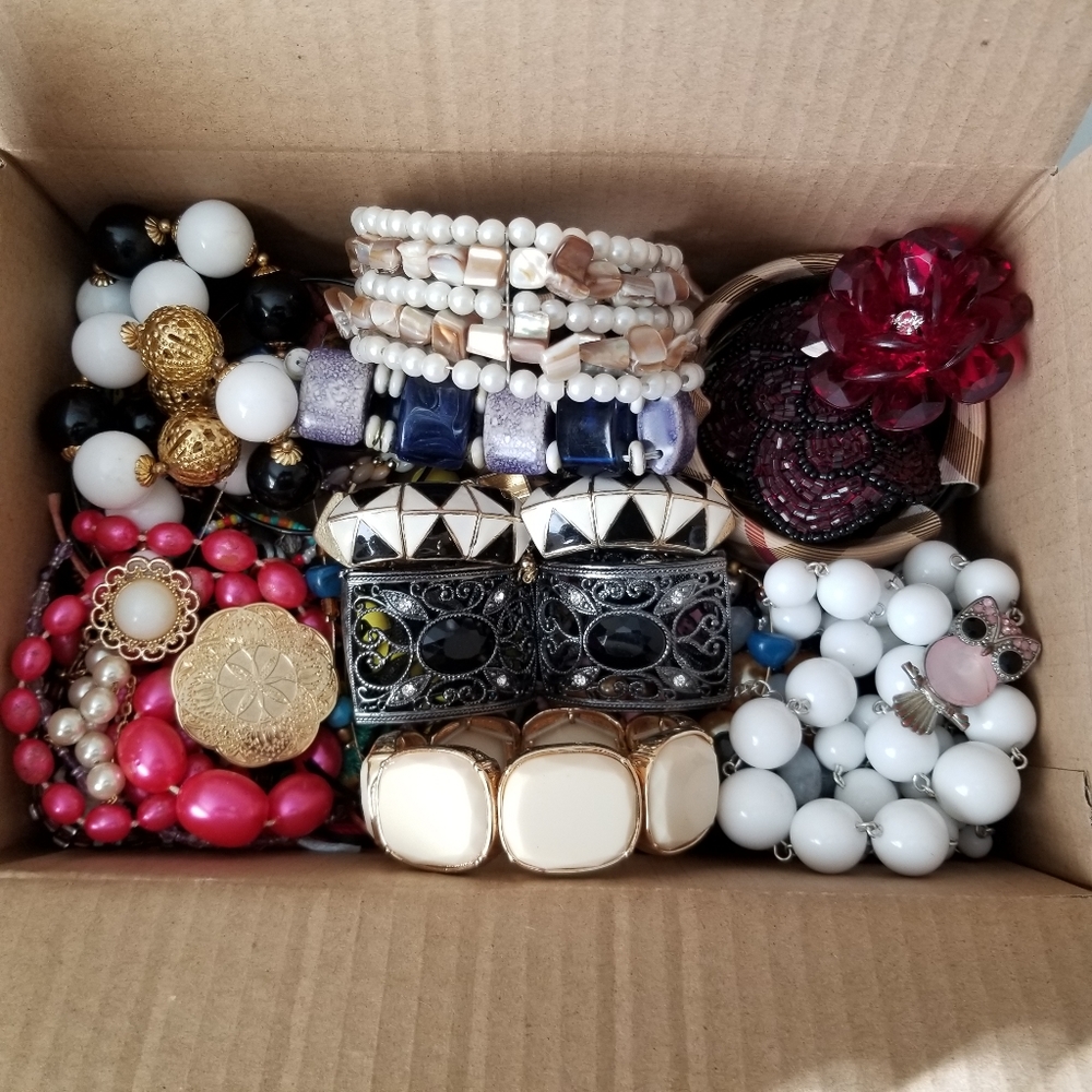 Junk Jewelry Lot 2 lbs Craft Repair Harvest